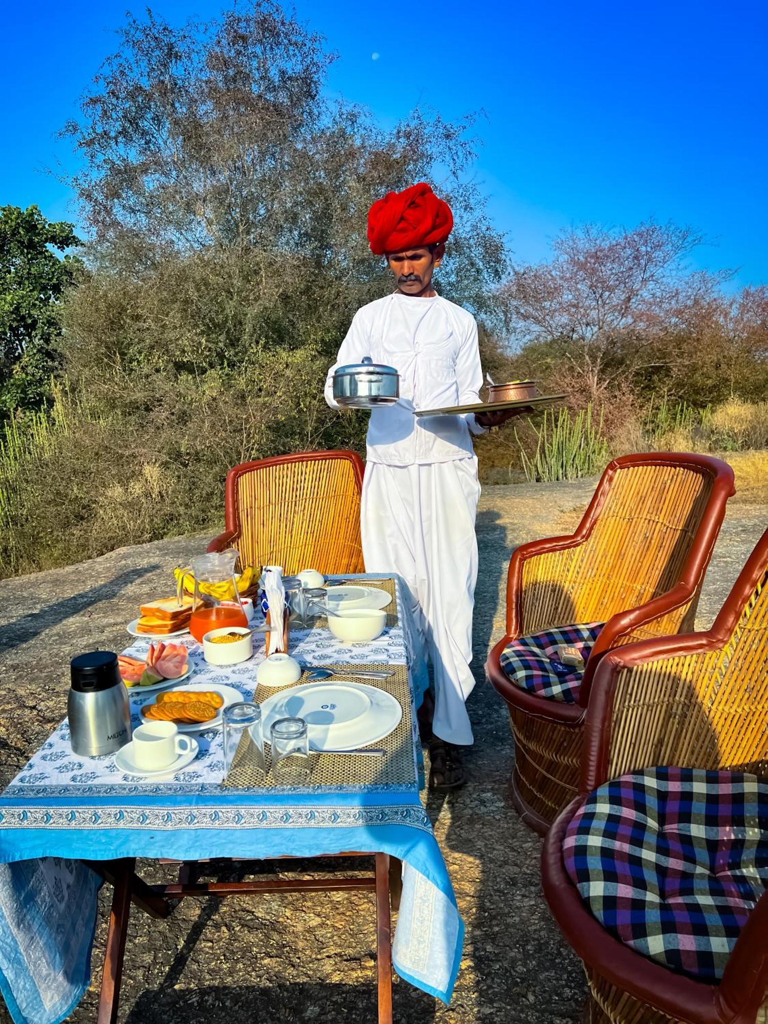 Dera Jawai - Safari In Jawai Bandh Bijapur (Rajasthan)
