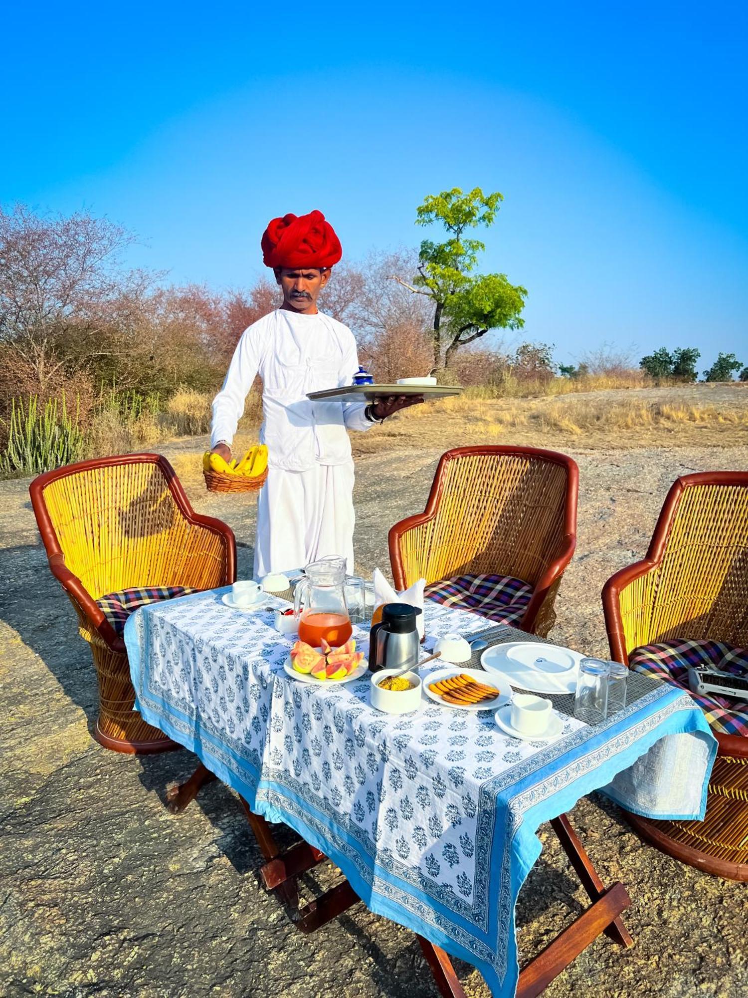 Dera Jawai - Safari In Jawai Bandh *