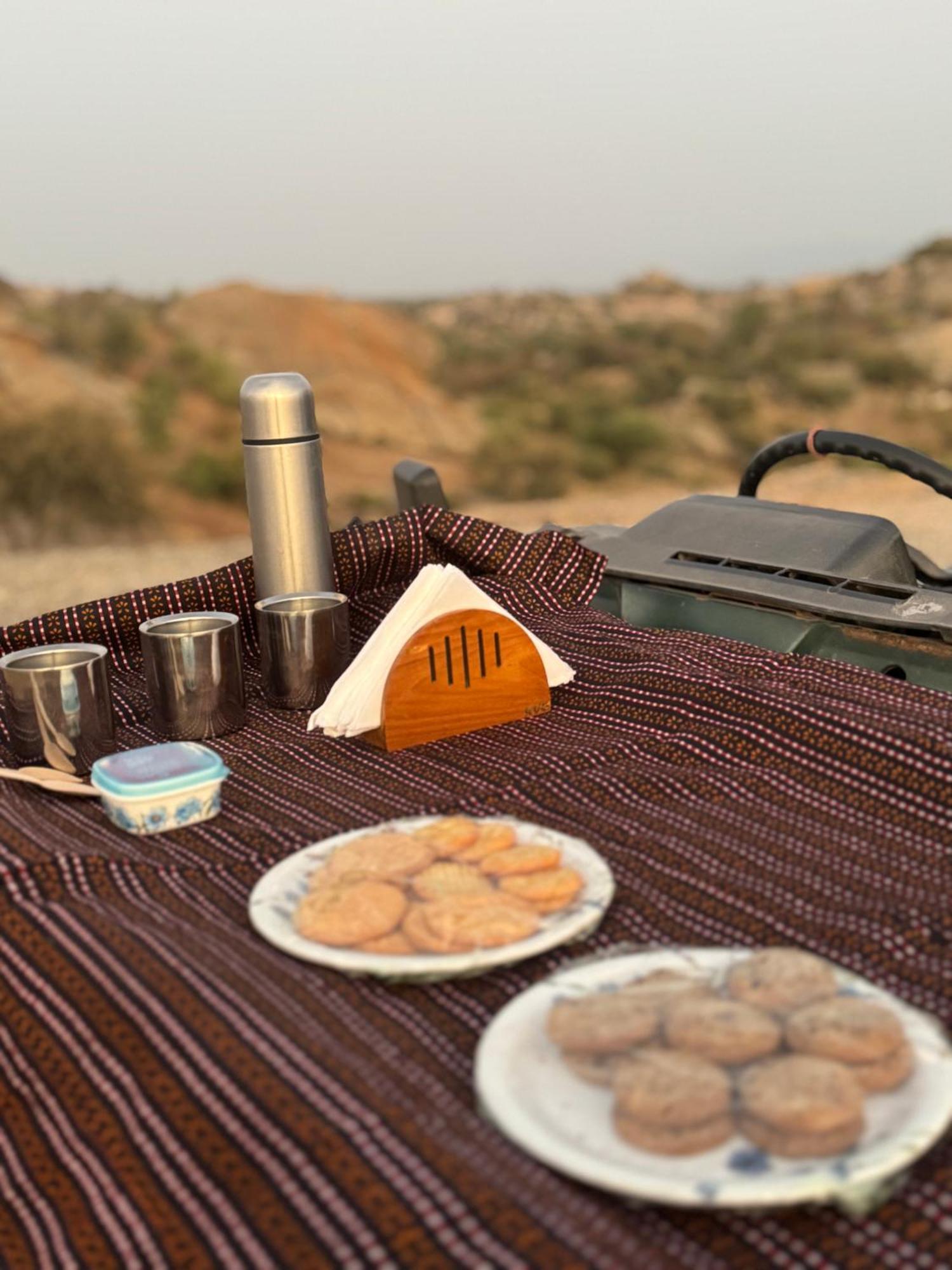 Dera Jawai - Safari In Jawai Bandh Luxury tent
