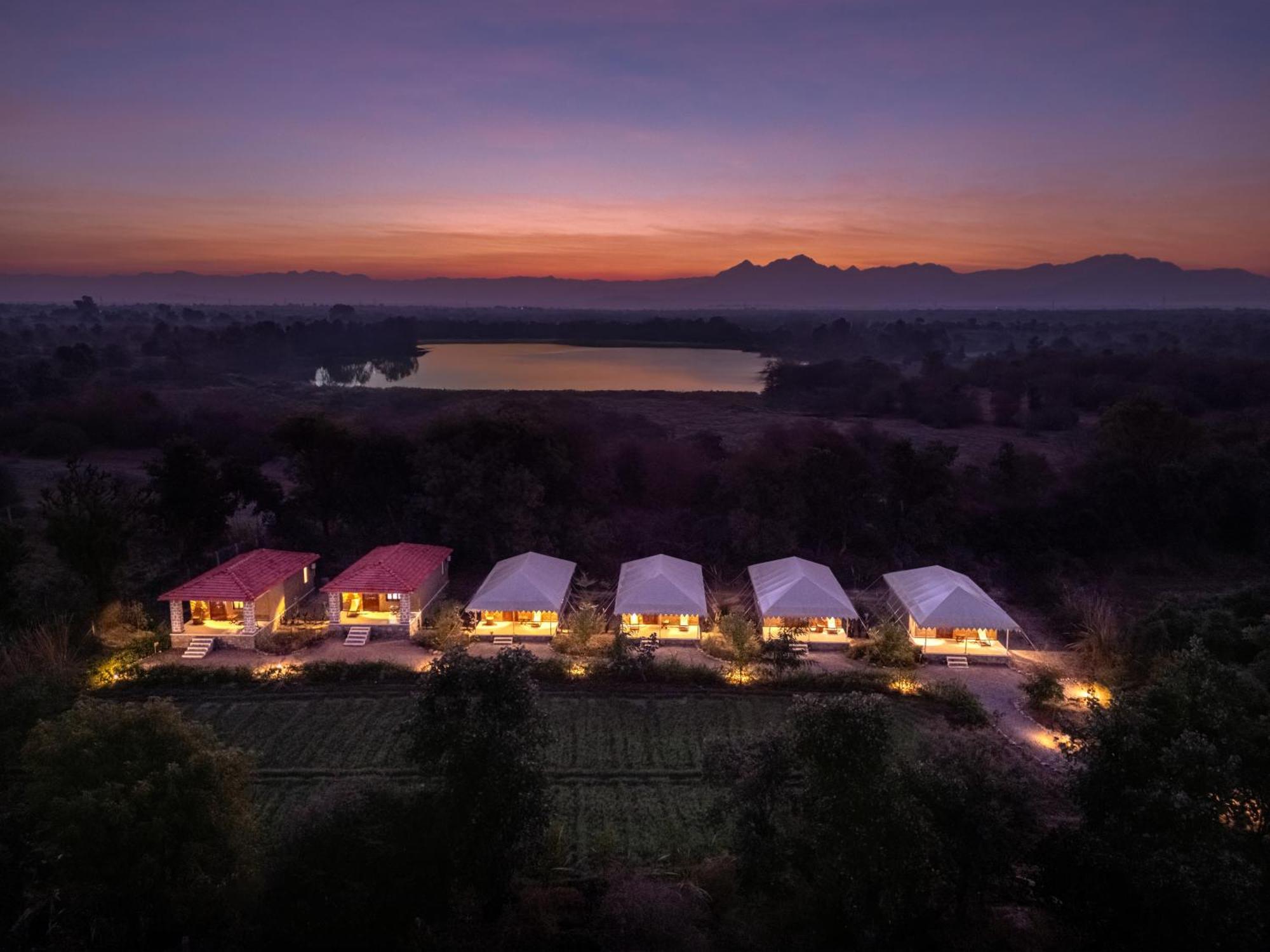 Dera Jawai - Safari In Jawai Bandh Bijapur (Rajasthan)